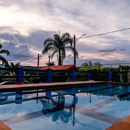 Chacara Top, Com Vista Das Montanhas, Piscina, Pet Friendly,, Estacionamento ,Wi-Fi 213 Mbps Tuiuti Exterior photo